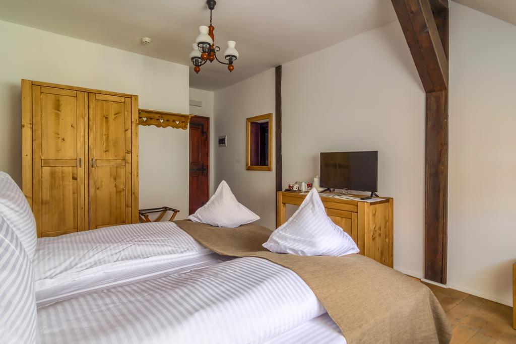Taschler Haus Pensión 3*